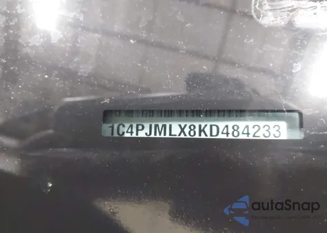 2019 Jeep Cherokee Latitude Plus 4X4 from USA, damaged, VIN 1C4PJMLX8KD484233